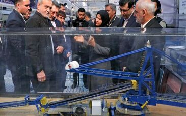 بازدید رئیس جمهور و جمعی از اعضای دولت از نمایشگاه «پیشگامان پیشرفت»