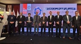تندیس تاب‌آوری ملی به فولاد مبارکه و فولاد خوزستان اهدا شد