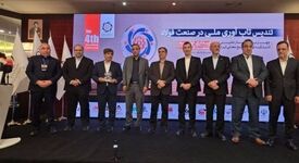 تندیس تاب‌آوری ملی به فولاد مبارکه و فولاد خوزستان اهدا شد