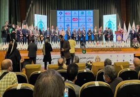  فولاد اکسین خوزستان در ششمین همایش ملی کیفیت فراگیر( TQM) موفق به دریافت تندیس بلورین شد