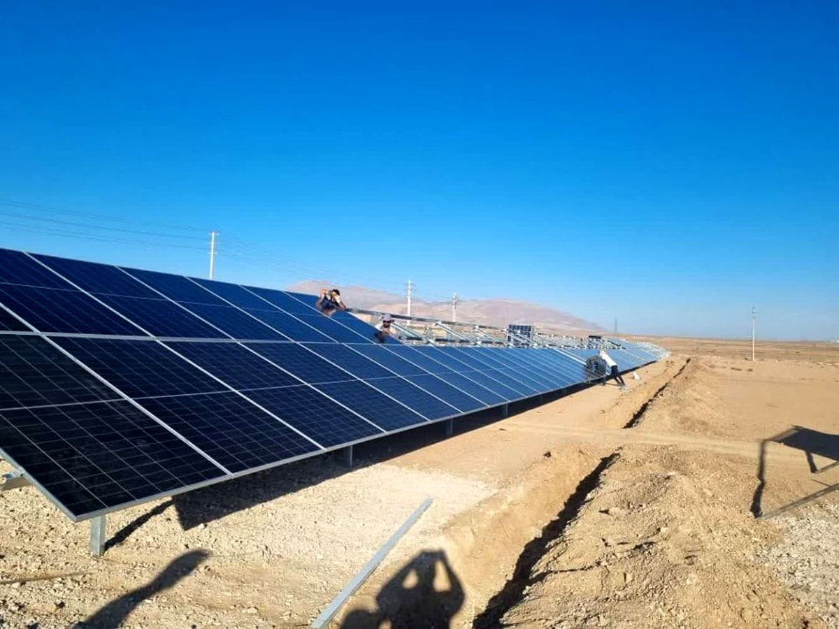 بازدید مدیرعامل شرکت آلومینای ایران از پروژه نیروگاه خورشیدی