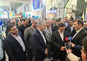 بازدید رئیس هیأت عامل ایمیدرو از غرفه شرکت فرآوری معدنی اپال کانی پارس