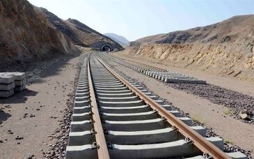 افزایش ۶۰ درصدی تناژ بارگیری سنگ آهن در راه آهن شرق