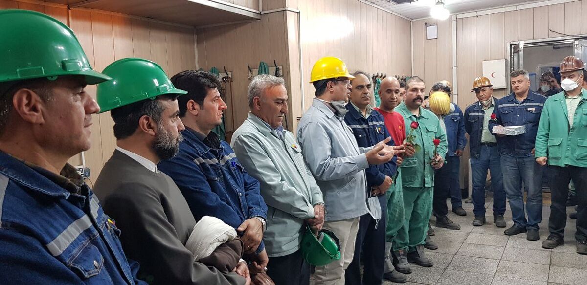  دیدار مسئولان فولاد خوزستان با کارگران بخش تولید