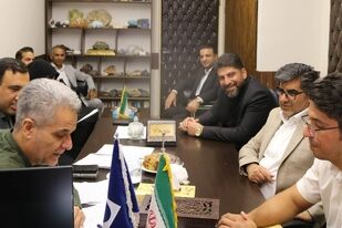 بازدید مدیر منابع انسانی، آموزش و پشتیبانی ایمیدرو از مرکز تحقیقات مواد معدنی یزد