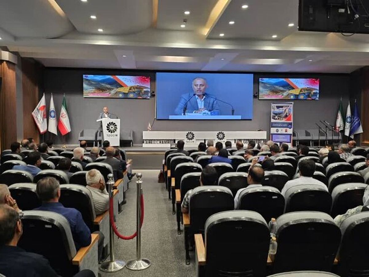 حامیان دولتی و خصوصی در بخش معدن کافی نیستند/ باید اختیارات به استانها واگذار شود