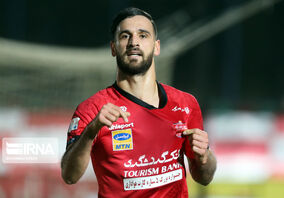 خوشحالی عجیب و معنادار لژیونر پرسپولیسی پس از گلزنی برای شباب الاهلی !