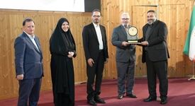 اهدای نشان عالی مسئولیت اجتماعی ارتباط‌محور به روابط عمومی شرکت فولاد اکسین خوزستان