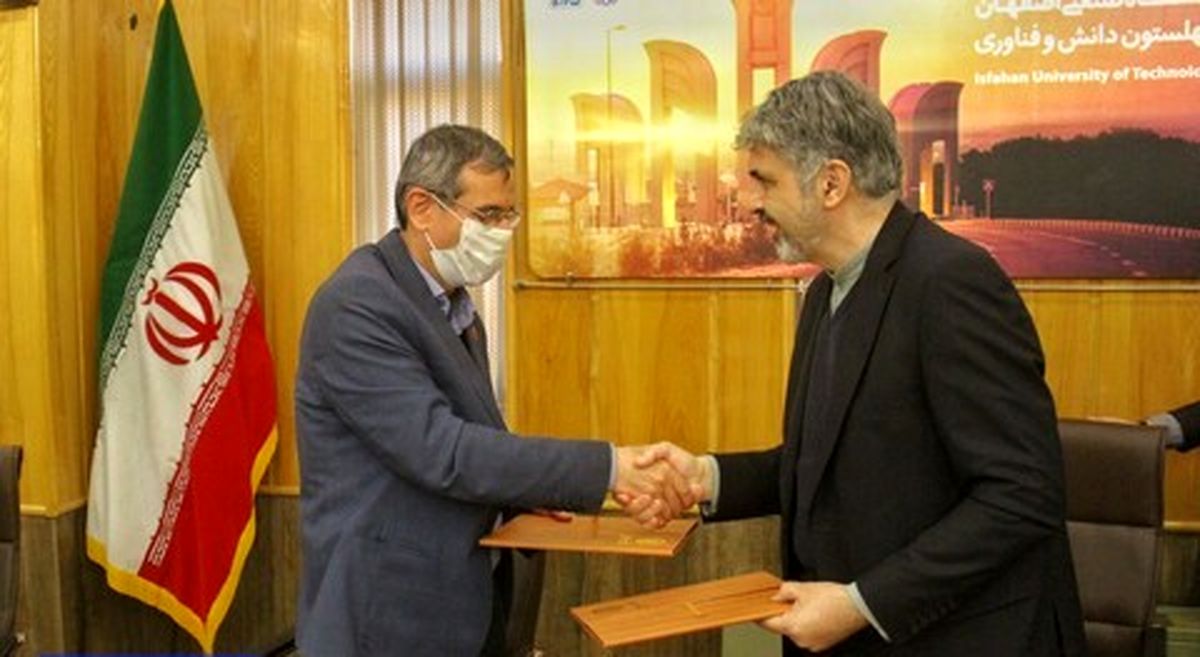 تزریق دانش کاربردی دانشگاه به صنعت/امکانات و تجهیزات صنعت برای کاربست علم روز دنیا در اختیار دانشگاه‌ها قرار گیرد
