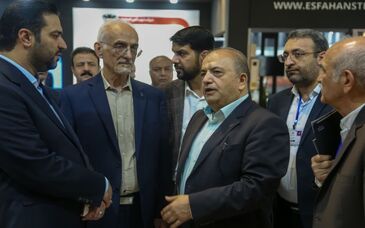 بازدید مسئولین و دست اندر کاران صنعت فولاد از غرفه ذوب آهن اصفهان در نمایشگاه بین المللی کیش