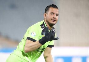 دروازه بان پرسپولیس سومین دروازه‌بان ۳ رقمی تاریخ لیگ برتر

