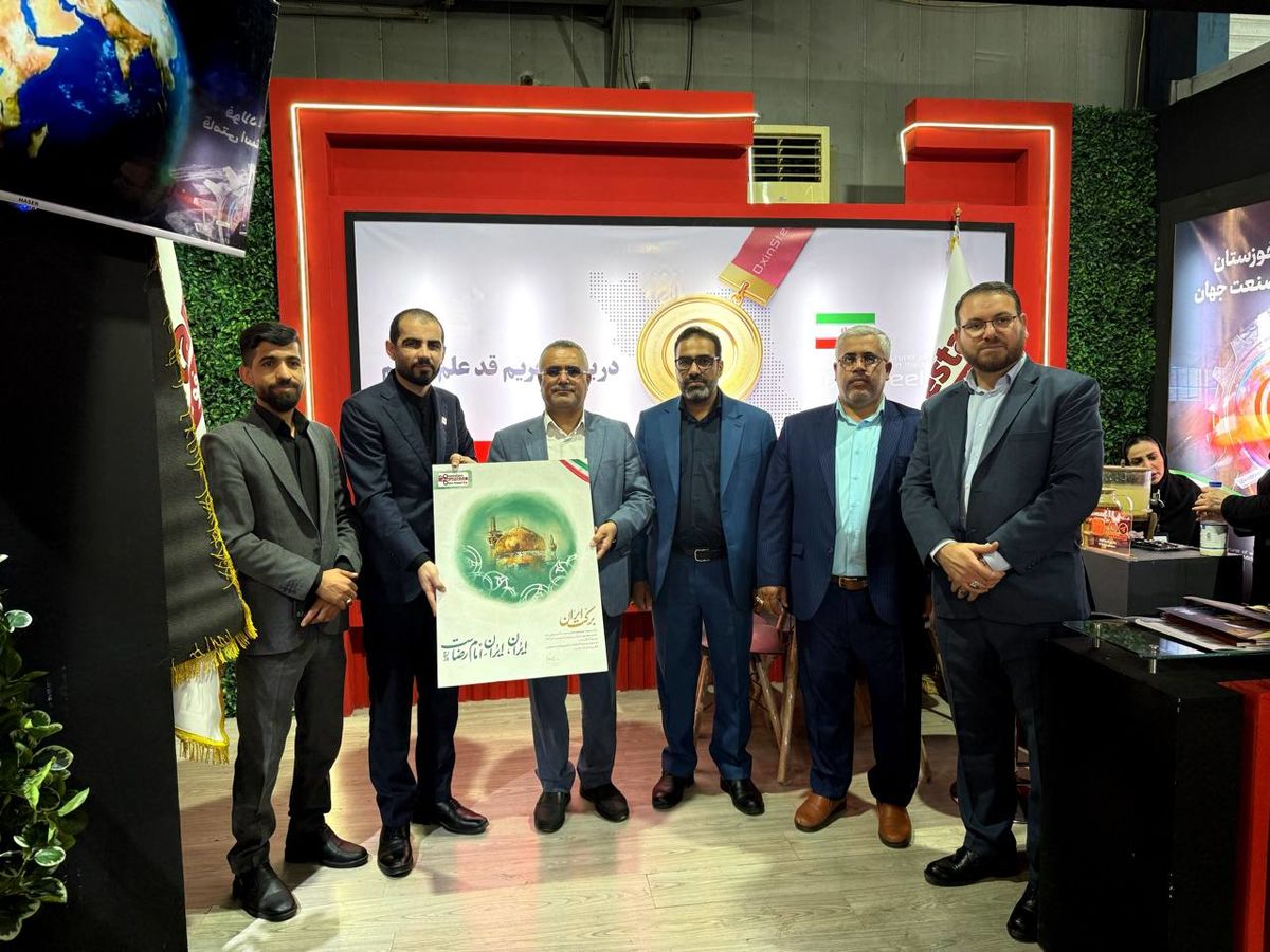 بازدید دکتر هاشم خنفری، نماینده مردم شادگان در مجلس شورای اسلامی از غرفه فولاد اکسین خوزستان