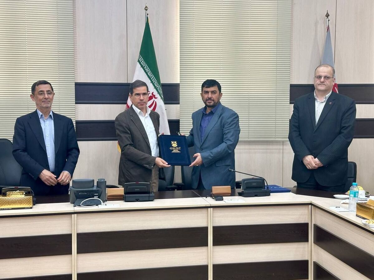 امضای یک تفاهم‌نامه مشترک و ۲ قرارداد همکاری شرکت ملی صنایع مس ایران و گروه مپنا

