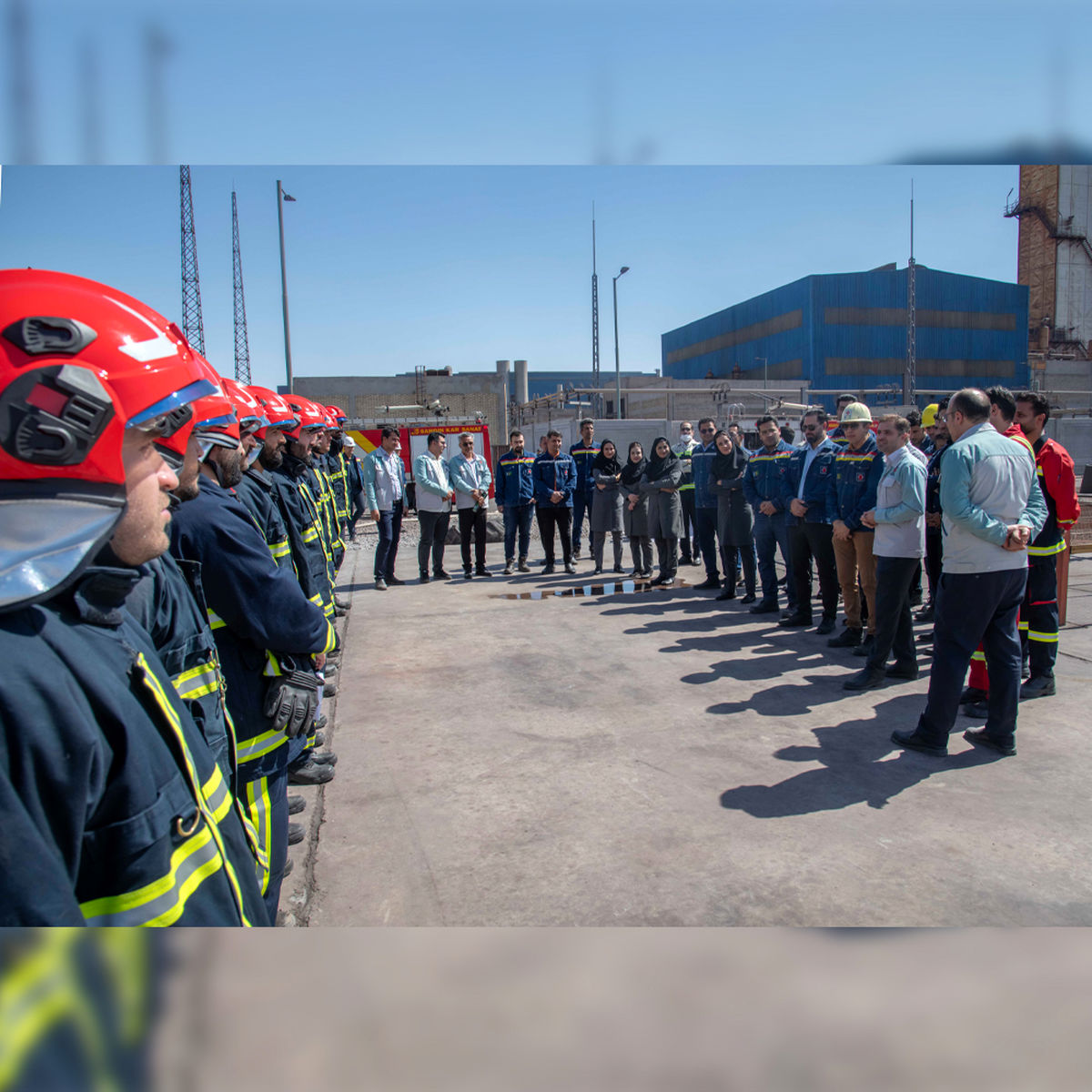 تقدیر مدیرعامل شرکت آهن و فولاد ارفع از کارکنان ایمنی و آتش‌نشانی

