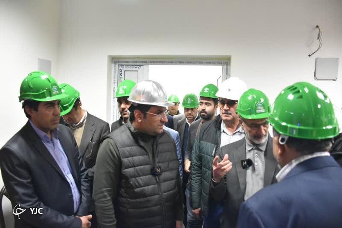 موثقی‌نیا: از صنعت فولاد حمایت می‌کنیم تا خوداتکا شویم