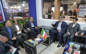 حضور استاندار یزد در غرفه چادرملو در دوازدهمین نمایشگاه فن‌بازار یزد