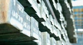 عرضه ۱۰ هزار تن شمش فولادی شرکت فولاد غدیر نی‌ریز در بورس کالا