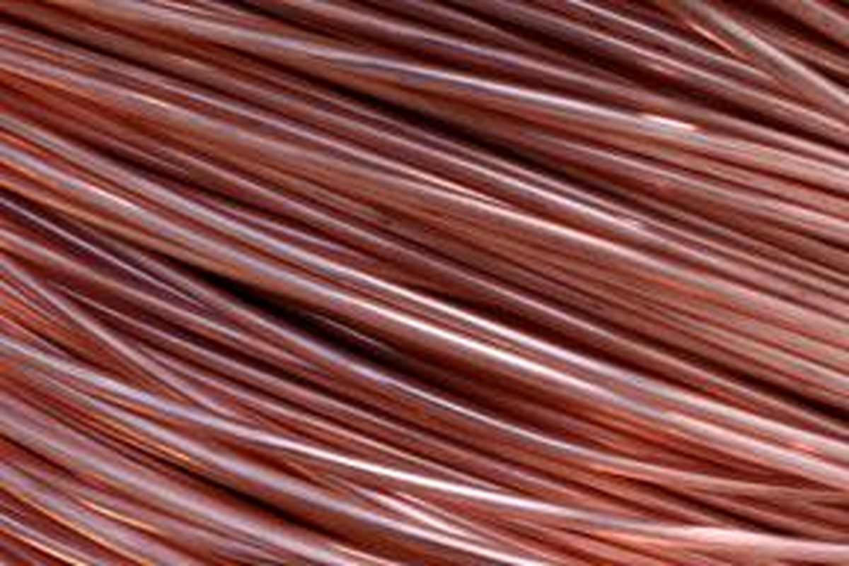 چشم انداز قوی قیمت فلزات در سال 2022 تعدیل می شود