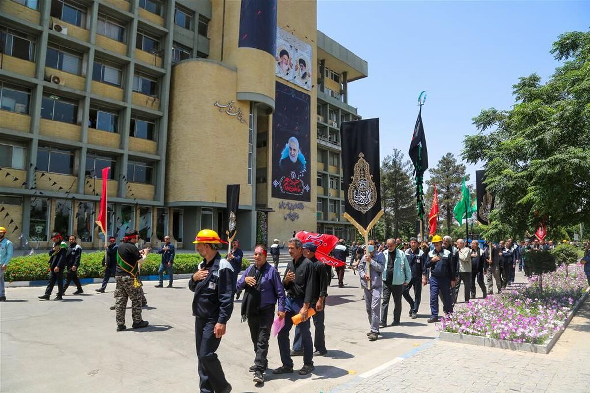 حرکت پرشور دسته های عزاداری حسینی در ذوب آهن اصفهان
