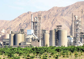برق صنعت سیمان نصف شد / ۸ ماه از سال را بحران انرژی داریم

