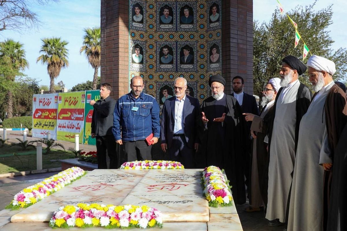  مدیرعامل شرکت فولاد خوزستان شهادت آیت الله سید ابراهیم رئیسی رئیس جمهور کشورمان و همراهان ایشان را تسلیت گفت