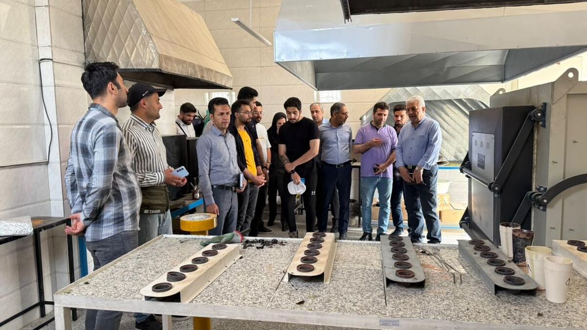 بازید دانشجویان دانشگاه تهران از مرکز تحقیقات مواد معدنی یزد