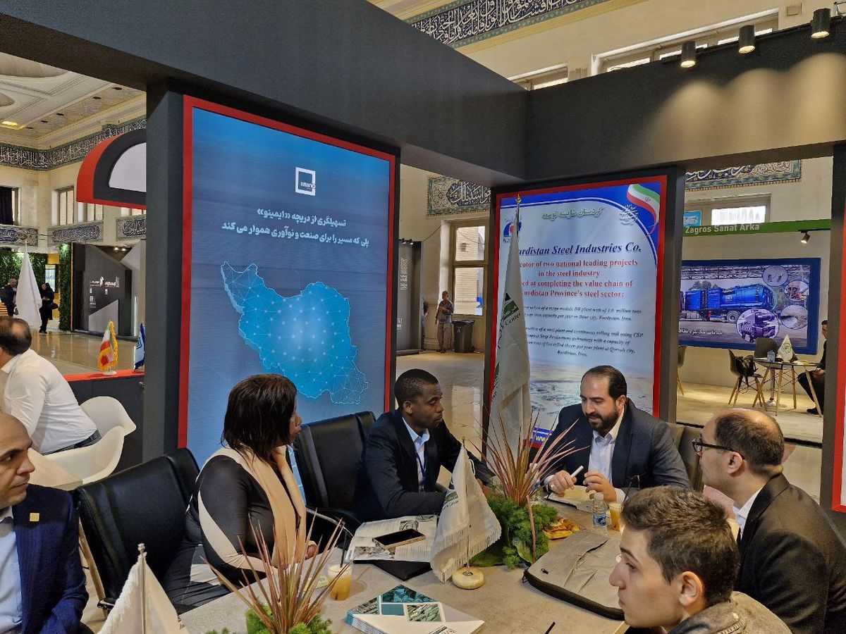 درحاشیه چهاردهمین نمایشگاه بین‌المللی ماینکس : نشست نمایندگان شرکت مینتک آفریقای جنوبی با مدیر مرکز تحقیقات فرآوری مواد معدنی