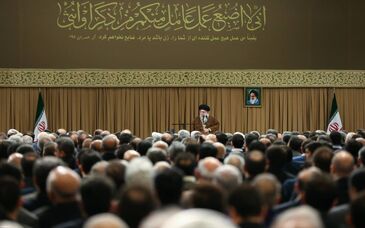دیدار تولیدکنندگان و فعالان اقتصادی با رهبر معظم انقلاب