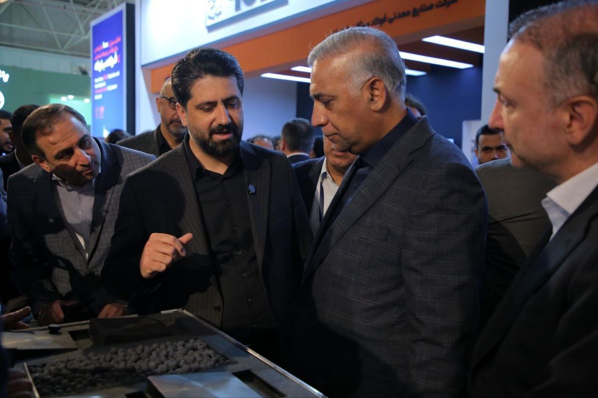 بازدید امیر دکتر صادقی؛ مدیرعامل ساتا از غرفه فولاد غدیر نی‌ریز در نمایشگاه متافو