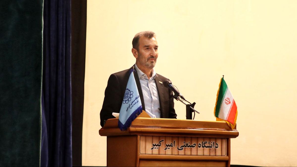 روحیه ماجراجویی، منش متواضع و تعهد ریشه دار به خدمت، دکتر پرورش را ممتاز کرد