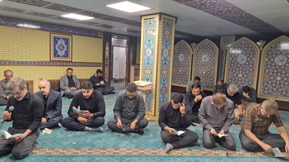 مراسم پرفیض زیارت عاشورا با حضور کارکنان شرکت ایریتک در دفتر مرکزی تهران برگزار شد

