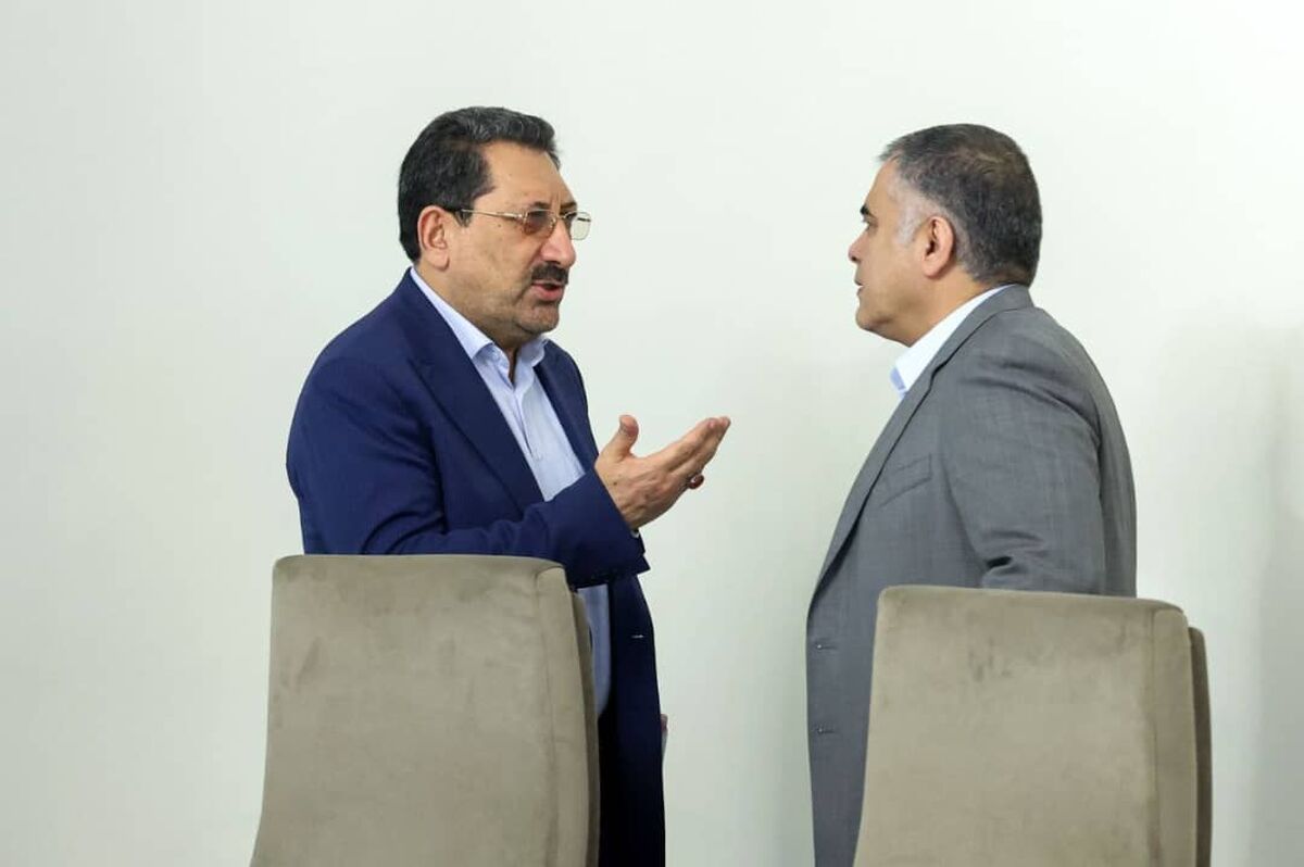 گفت‌وگوی سرپایی وزیر صمت و نفت