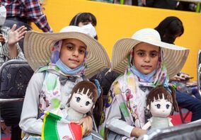 همایش بزرگ دوقلوها و چندقلوهای سیرجانی برگزار شد