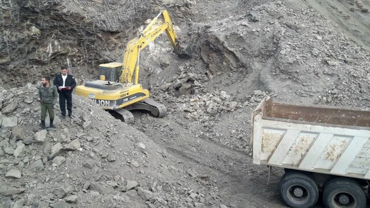 خطر فعالیت معادن و کارخانههای شن و ماسه، بیخ گوش گردشگری خلخال