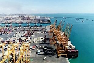 ثبت رکورد بارگیری مواد معدنی در بندر شهید رجایی در سال ۱۴۰۴