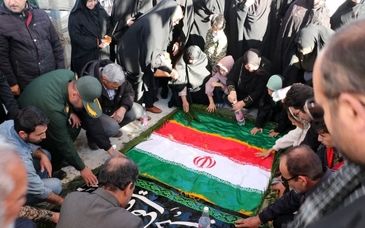 آیین سومین روز تدفین شهید گمنام در مجتمع آلومینای ایران برگزار شد