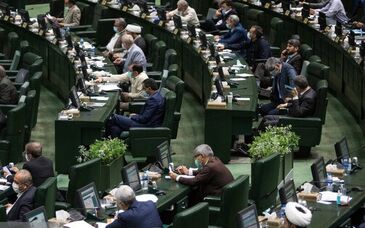 انتقاد نماینده مجلس نسبت به تاخیر در موضوع افزایش حقوق بازنشستگان