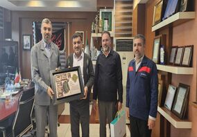 دیدار فرمانده حوزه مقاومت بسیج شهید بقایی با مهندس محمدی مدیر عامل شرکت فولاد اکسین خوزستان

