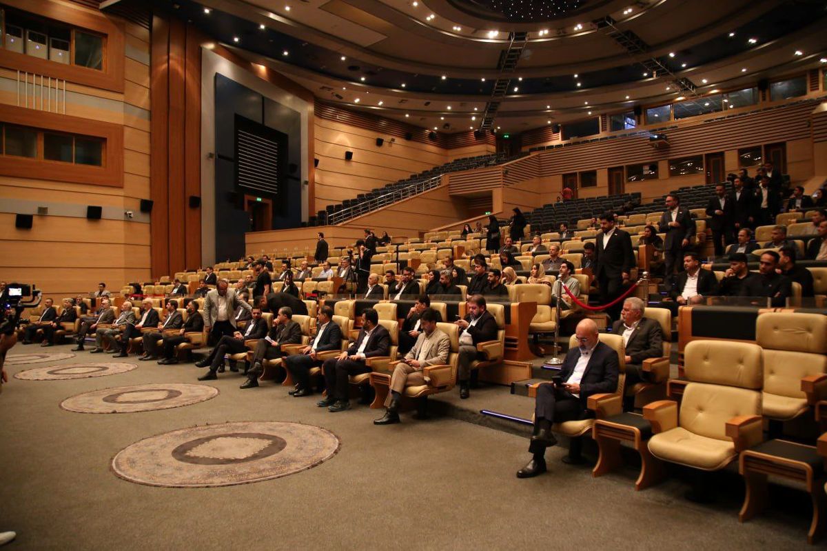 درخشش فولاد خوزستان در سمپوزیوم فولاد؛ از کارشناس برتر سال تا طرح برگزیده فولاد سبز