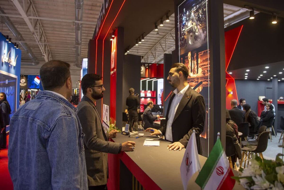 استقبال فعالان صنعت از غرفه شرکت آهن و فولاد ارفع در نخستین روز نمایشگاه متافو