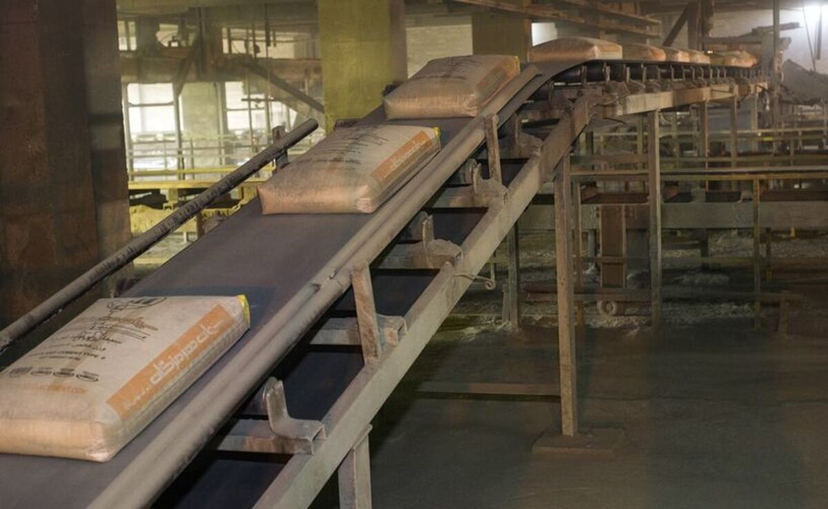 قطع برق باز هم گریبان صنایع فولادی و سیمانی را گرفت

