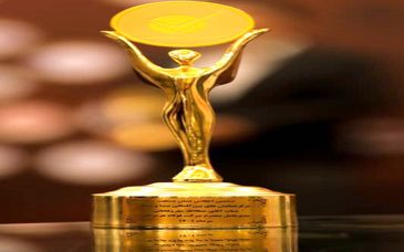 اهدای تندیس نشان منتخب به مدیرعامل شرکت فولاد هرمزگان  