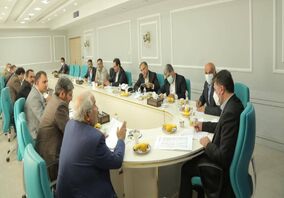 نشست رفع موانع توسعه چادرملو با حضور استاندار یزد       