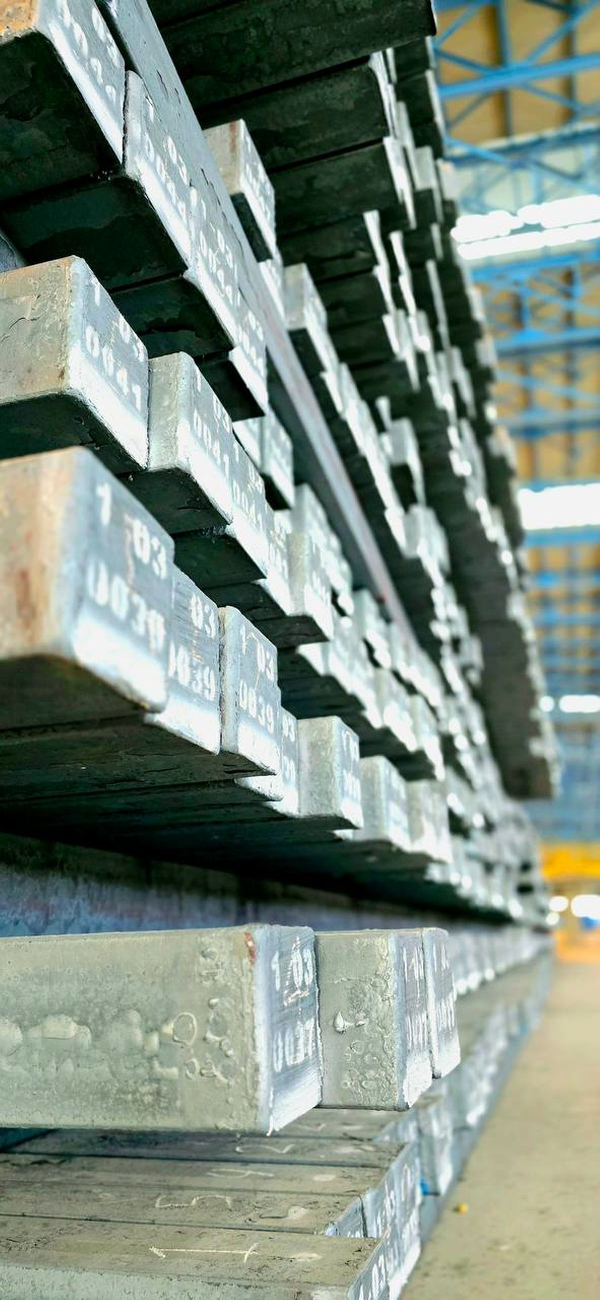 عرضه  ۵ هزار تن شمش فولادی  به‌صورت اعتباری ۳ماهه