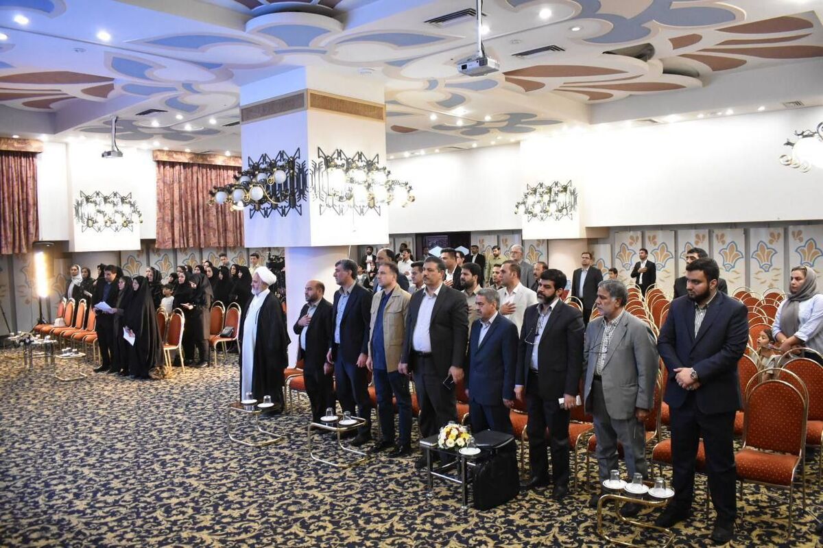 مدیرعامل شرکت ملی صنایع مس ایران با خانواده‌های شهدای صنعت مس دیدار کرد