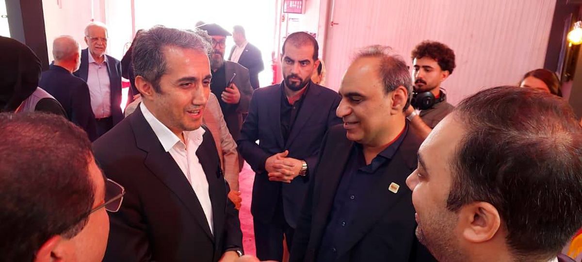 بازدید رئیس هیأت عامل ایمیدرو از غرفه فولاد اکسین خوزستان