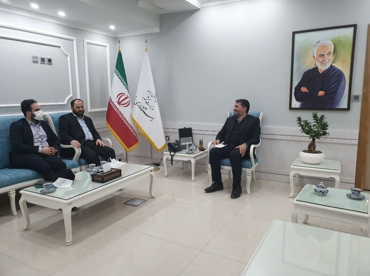 بررسی موانع تولید در شرکت آهن و فولاد ارفع در دیدار مهری نژاد با استاندار یزد