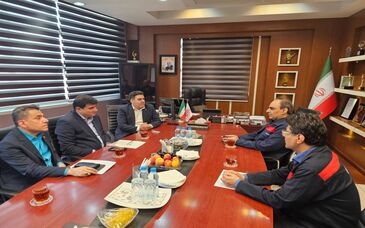 دیدار مدیرعامل فولاد اکسین با مسئولان بانک رفاه خوزستان برگزار شد