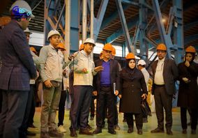 گزارش تصویری بازدید میترا جوانمرد از خط تولید و بخش‌های مختلف شرکت ورق‌خودرو چهارمحال و بختیاری