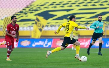 سپاهان با درخشش مهاجم سابق پرسپولیس صدرنشین ماند

